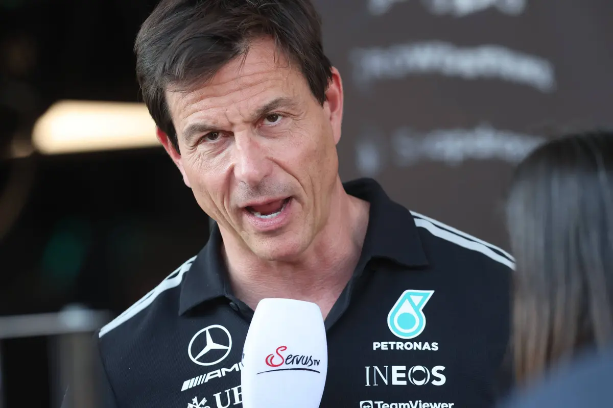 Mercedes F1-baas Toto Wolff heeft George Russell en Kimi Antonelli gewaarschuwd