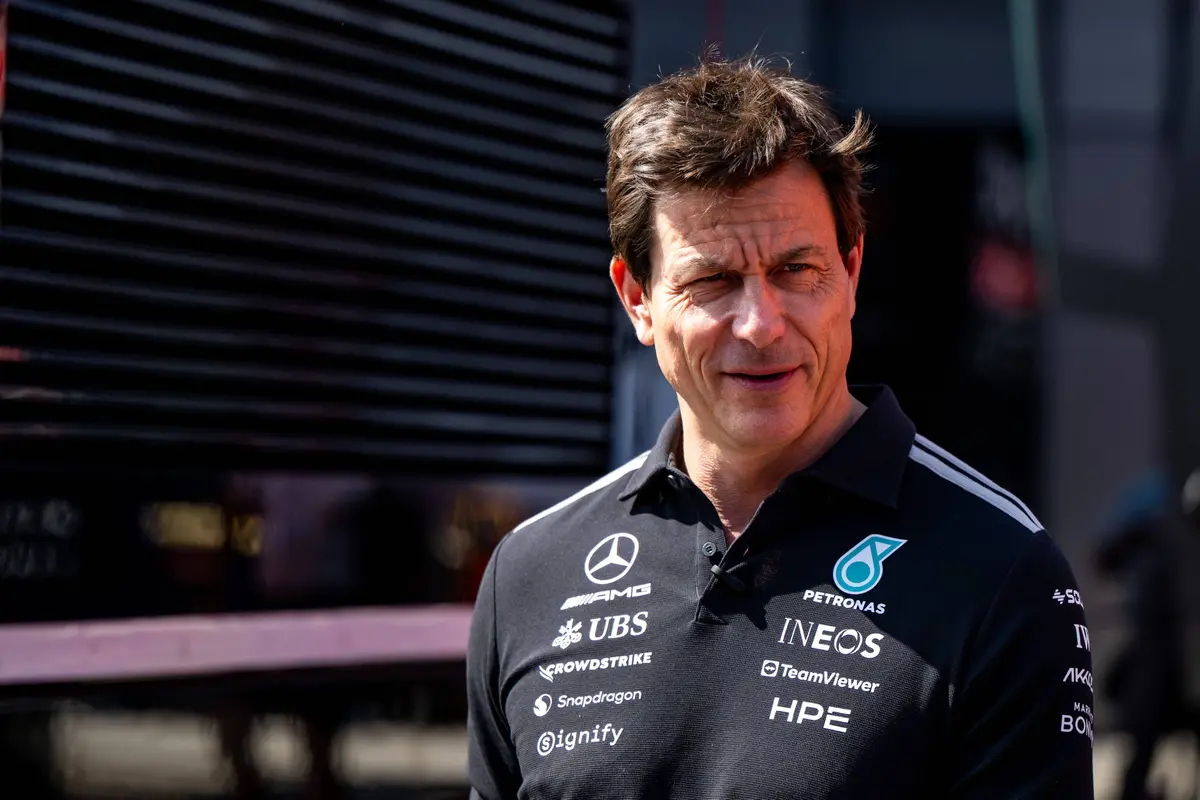 Mercedes-baas Toto Wolff zou George Russell met opzet saboteren