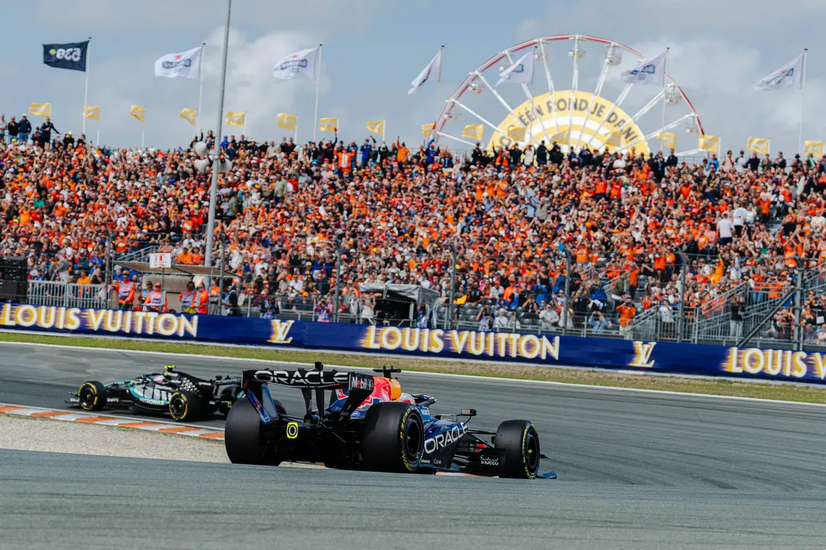 Mercedes gaat in Italië zout in de wonden strooien van Red Bull Racing