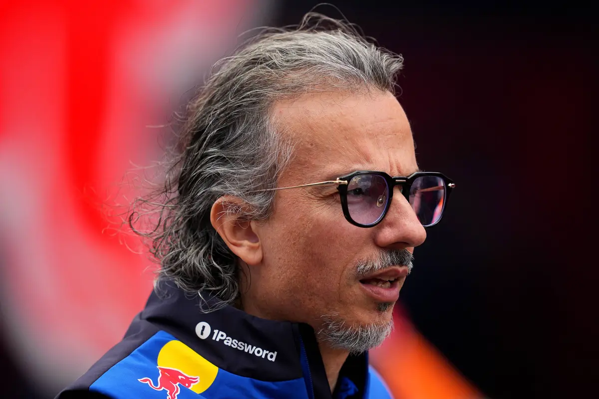 Laurent Mekies in paddock tijdens de F1 Grand Prix van Hongarije in 2026