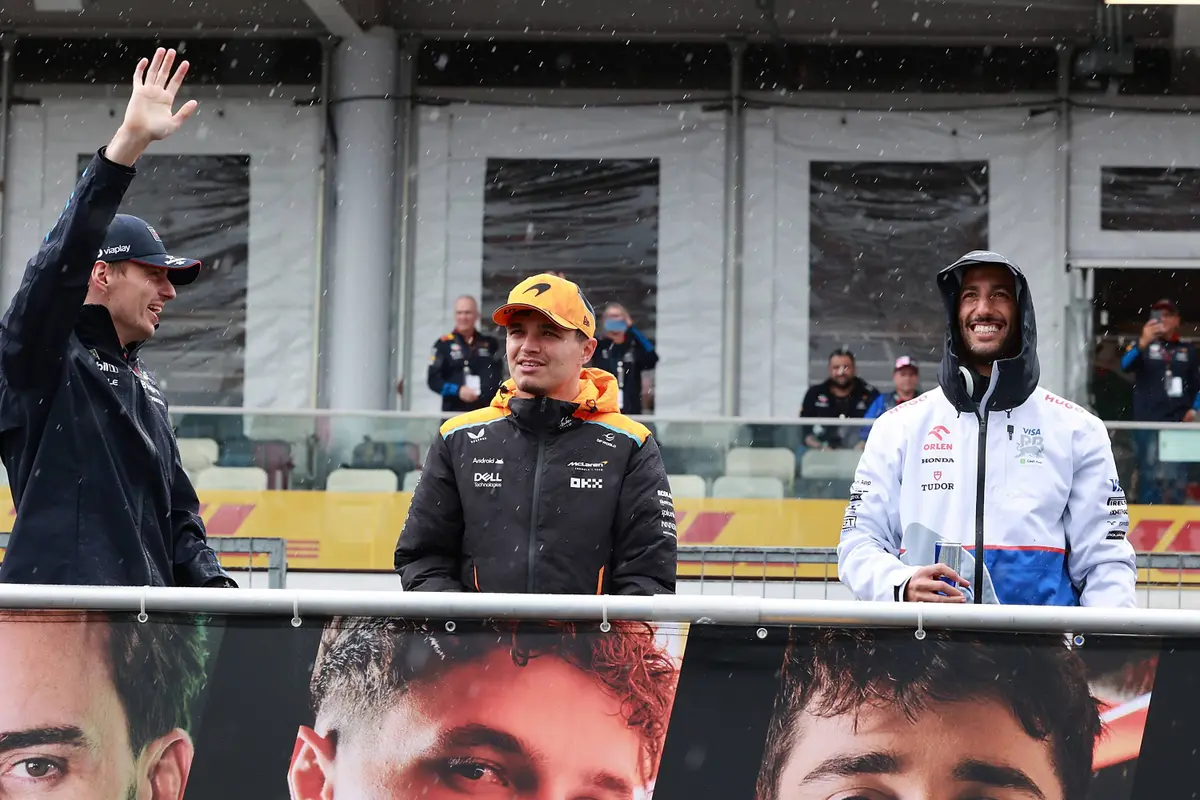 Max Verstappen, Lando Norris en Daniel Ricciardo in 2024