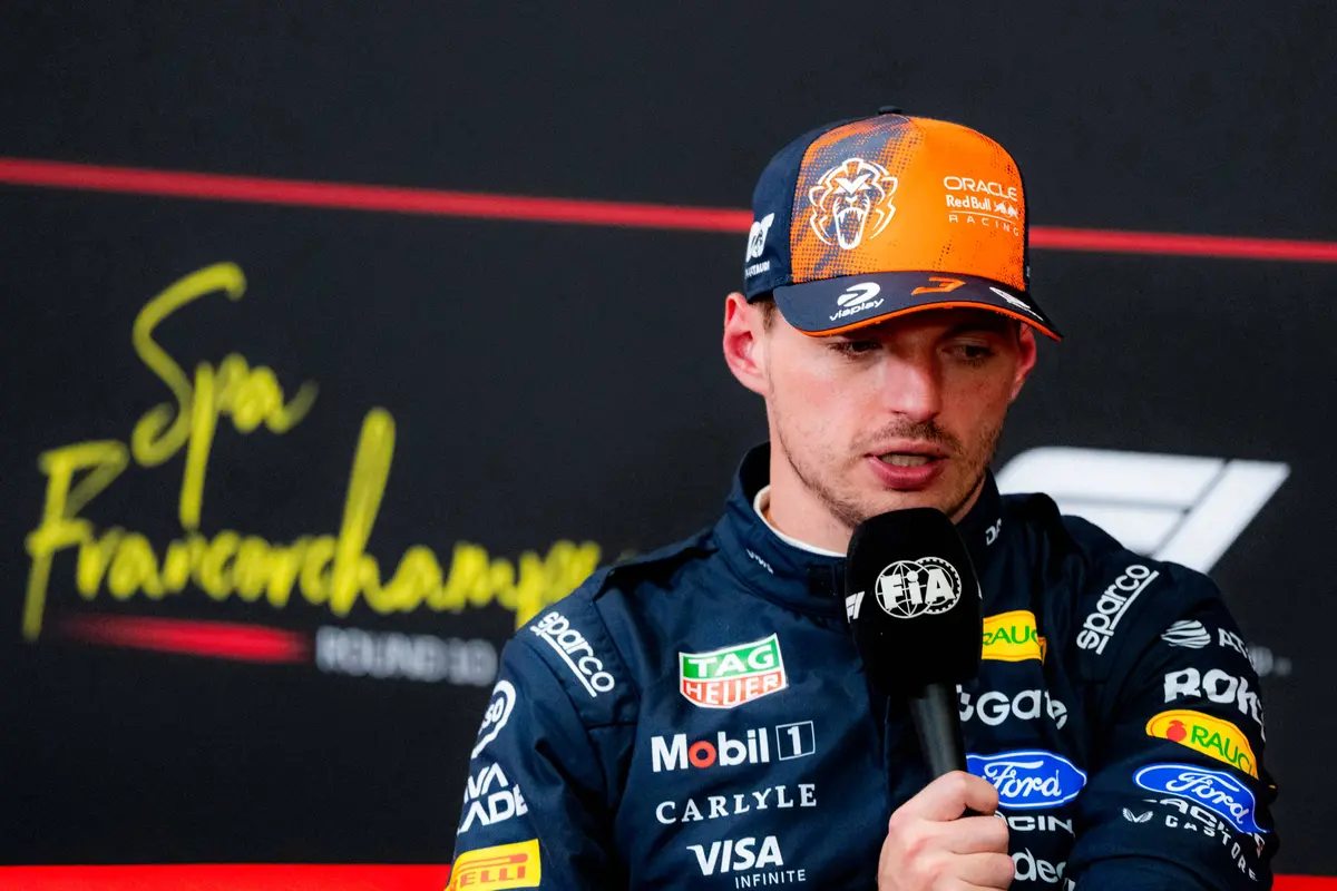 Max Verstappen is er even klaar mee en haalt uit