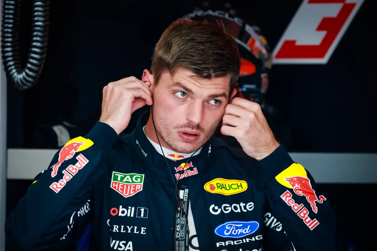Red Bull-coureur Max Verstappen heeft vervelend nieuws gekregen van teambaas Laurent Mekies