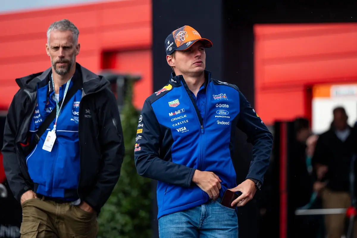 Helmut Marko weet waarom Max Verstappen heeft bijgetekend bij Red Bull Racing