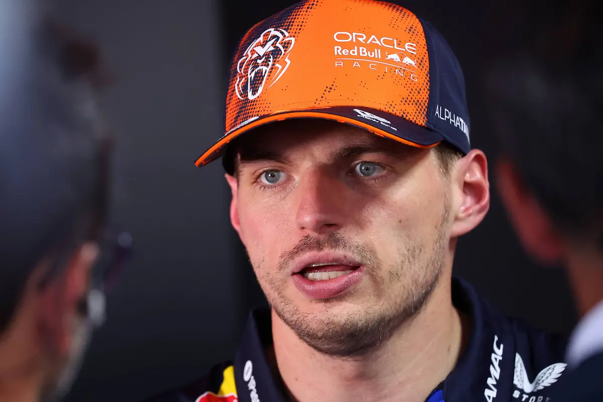 Max Verstappen in gesprek met de media in de F1-paddock in België