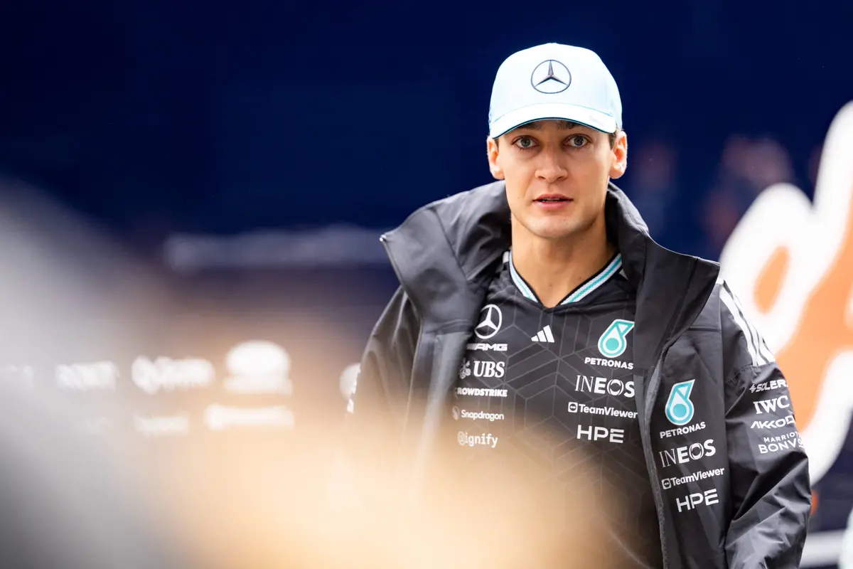 Mercedes-coureur George Russell is er even klaar mee