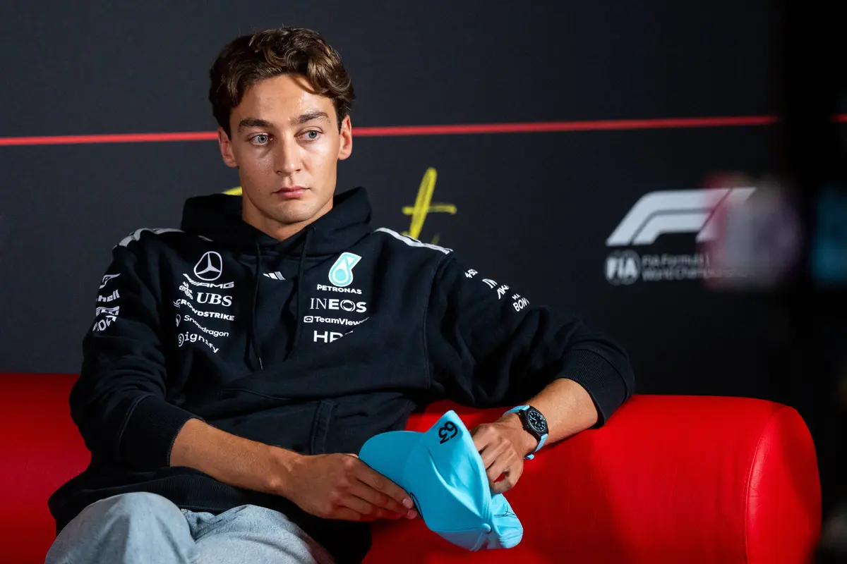 Mercedes-coureur George Russell reageert op de contractverlenging van Max Verstappen