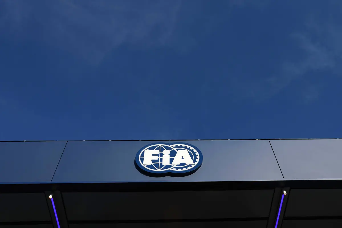 Het logo van de FIA
