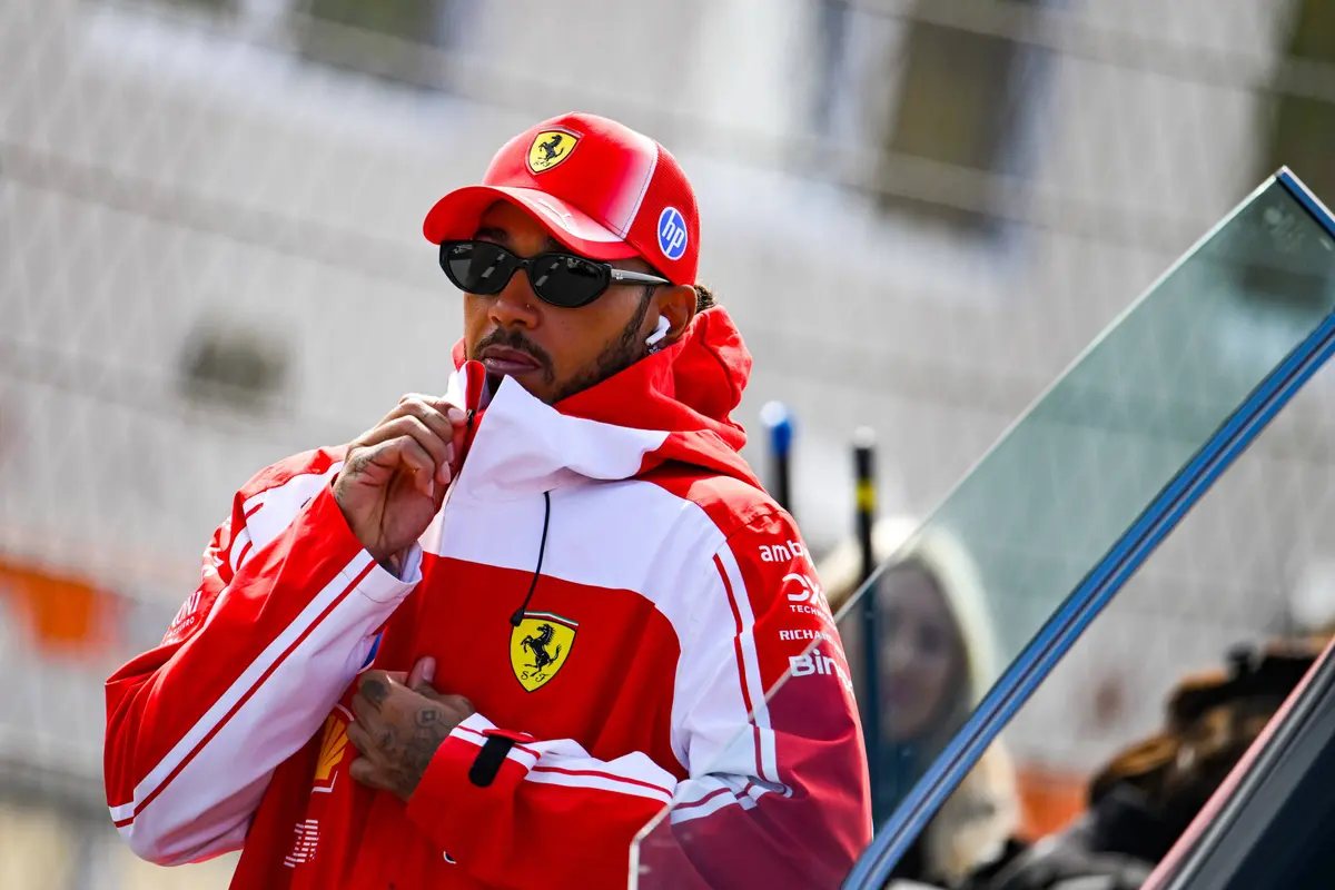 Lewis Hamilton heeft een enorme oorlog binnen Ferrari veroorzaakt