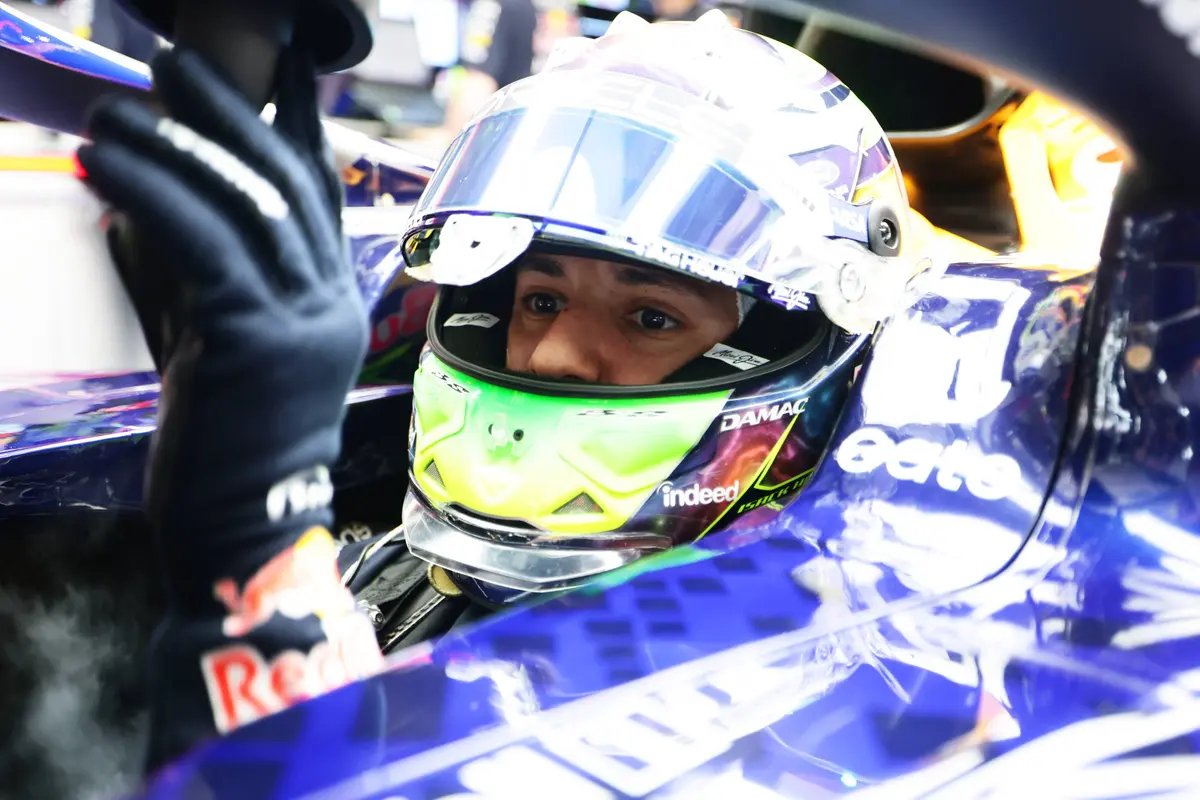 Isack Hadjar in de auto tijdens het F1-raceweekend in Hongarije (2026)