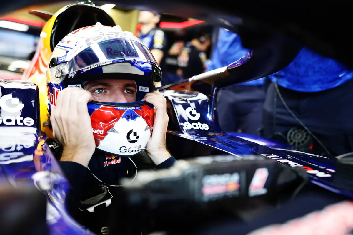 Red Bull-coureur Max Verstappen tijdens VT1 in Azerbeidzjan