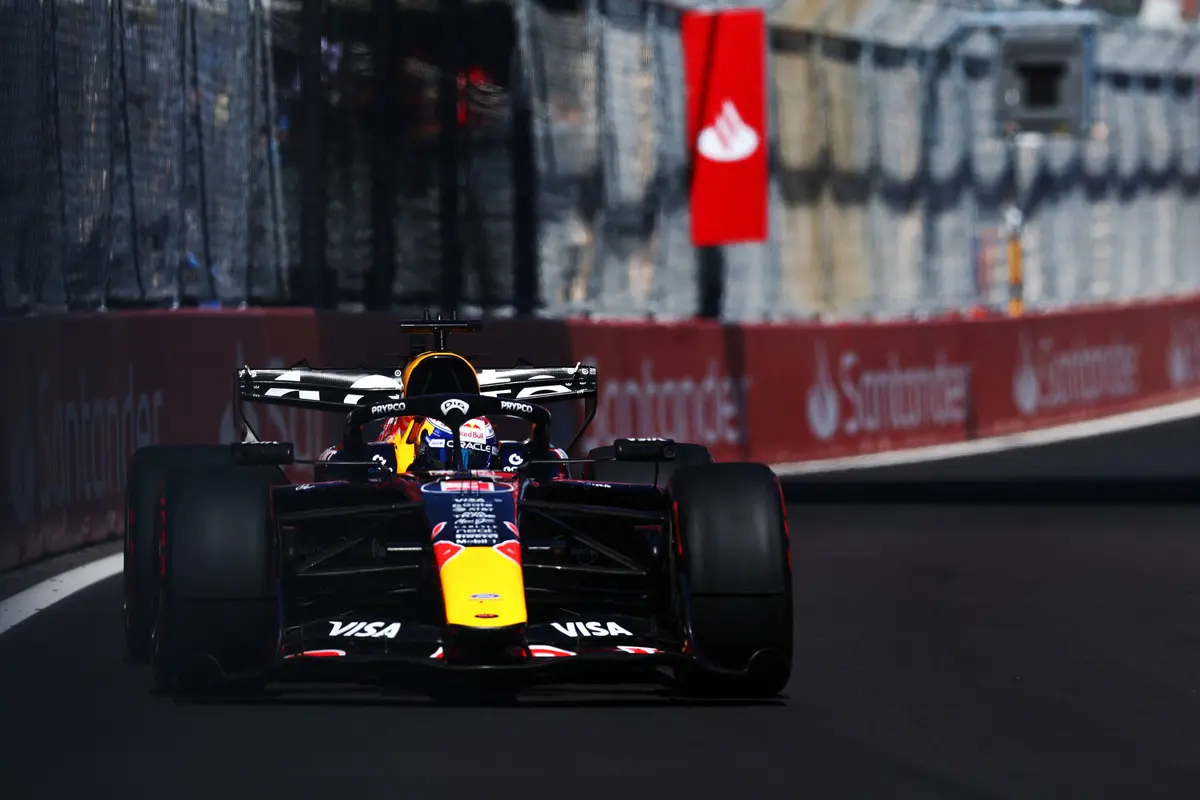 Max Verstappen op de baan tijdens het F1-raceweekend in Madrid (2026)