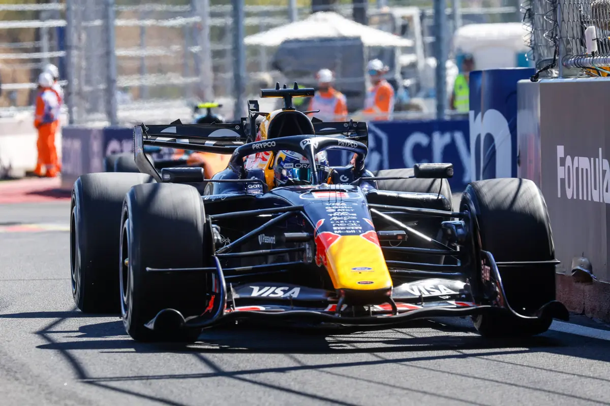 De RB22 van Max Verstappen heeft een enorm probleem