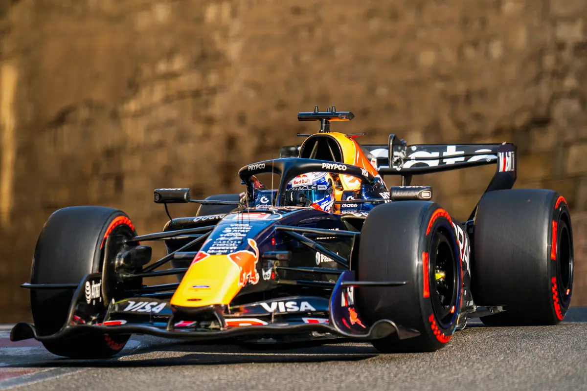 Red Bull grijpt in bij de auto van Max Verstappen