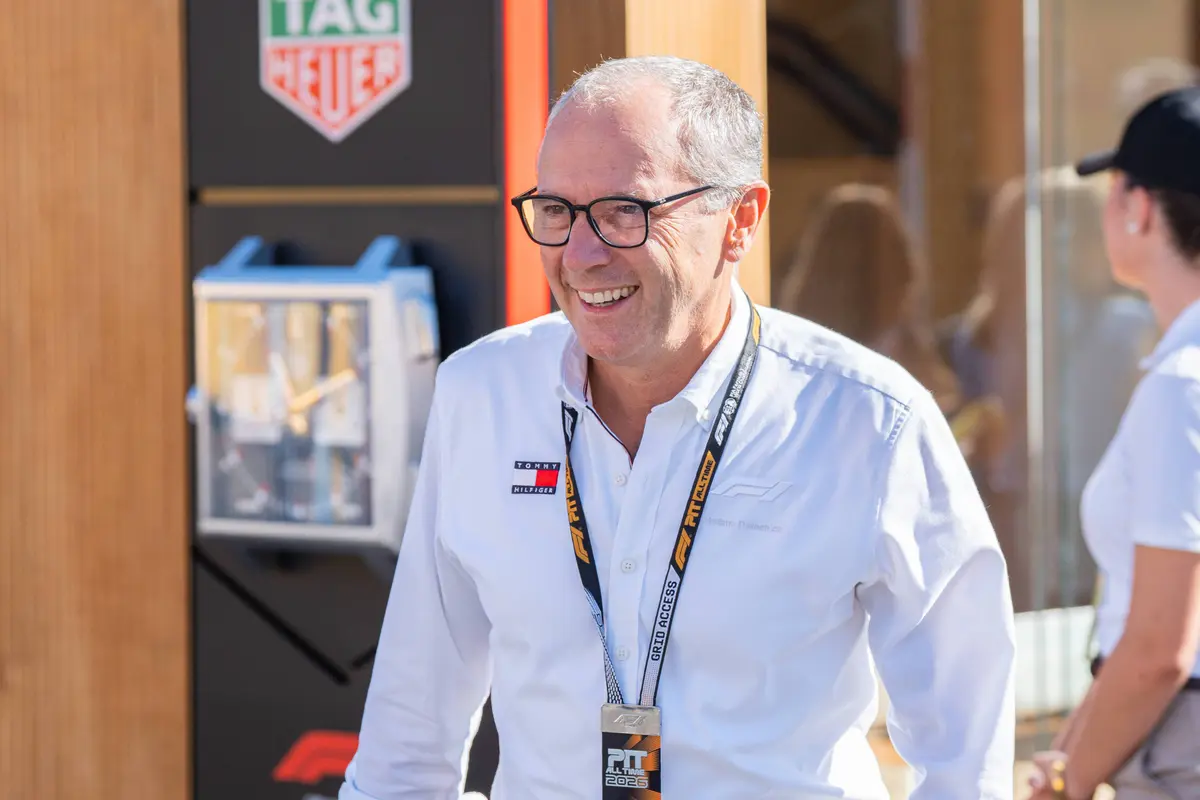 F1-CEO Stefano Domenicali op het paddock tijdens het F1-raceweekend op de Madring in Madrid (2026)