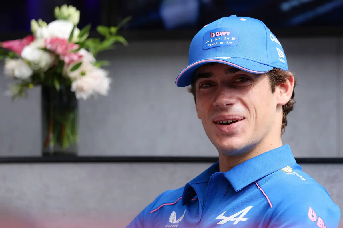 Franco Colapinto in de F1-paddock in Maleisië