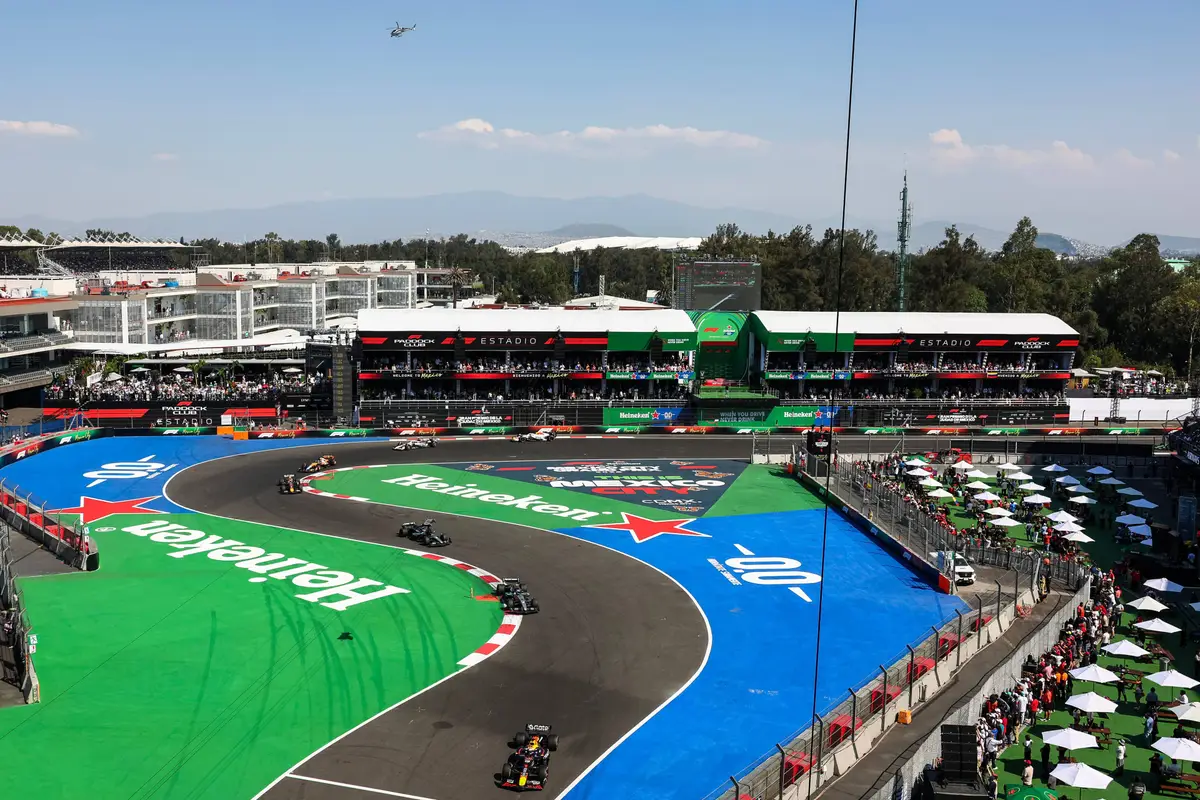 Een shot van de laatste sector tijdens de F1 Grand Prix van Mexico in 2025