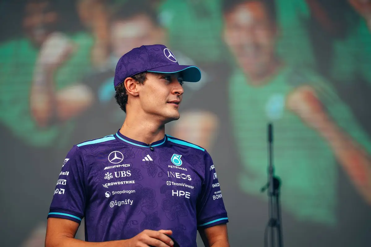 George Russell voorafgaand aan het F1-raceweekend in Singapore (2026)