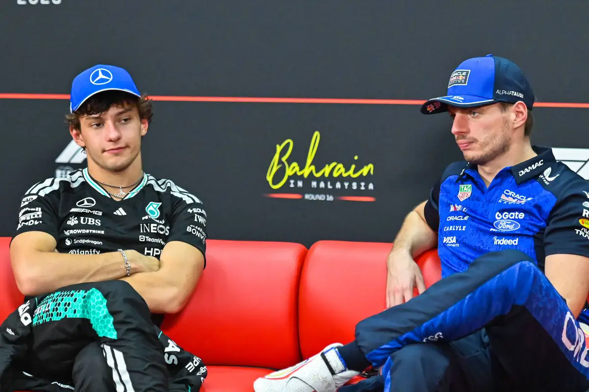 Mercedes brengt Kimi Antonelli in gevaar tijdens GP Singapore door een groot risico te nemen