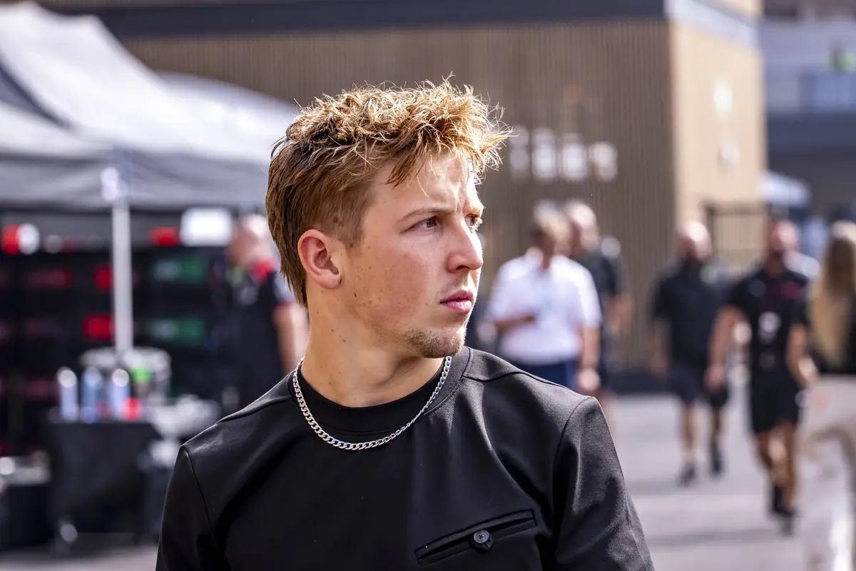 Liam Lawson is woest op Max Verstappen in Mexico