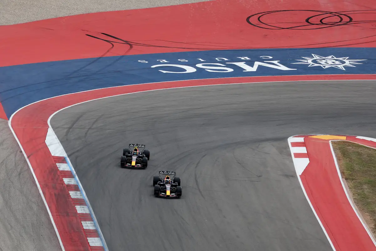 Max Verstappen en Isack Hadjar voor Red Bull Racing in Austin