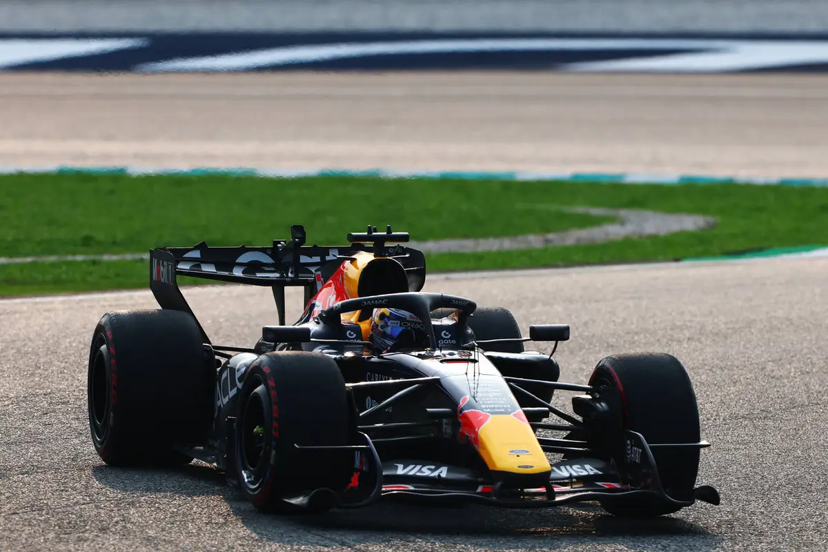 De auto van Max Verstappen tijdens de race in Maleisië