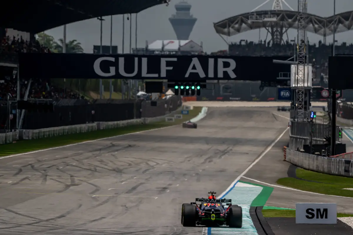 Max Verstappen op het circuit in Maleisië in 2026