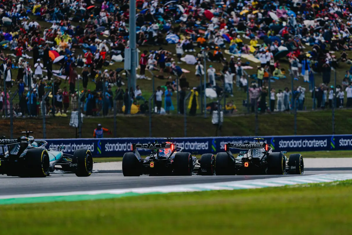 De inhaalactie van Max Verstappen tijdens de Grand Prix van Bahrein in Maleisië