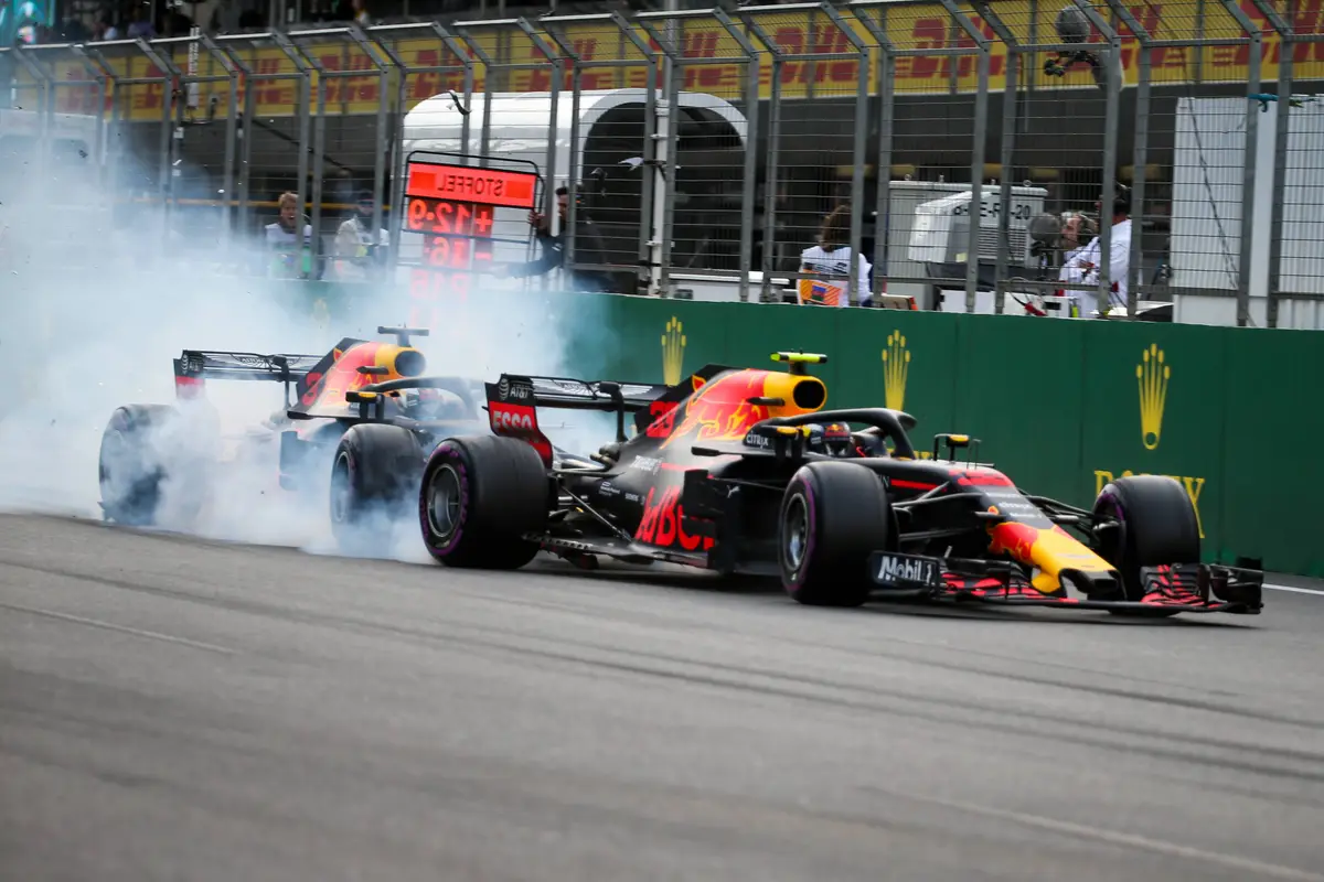 De crash tussen Max Verstappen en Daniel Ricciardo in 2018 in Azerbeidzjan
