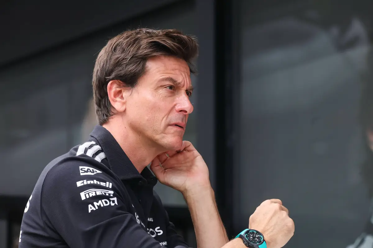 Mercedes-baas Toto Wolff maakt zich ernstig zorgen om zijn team
