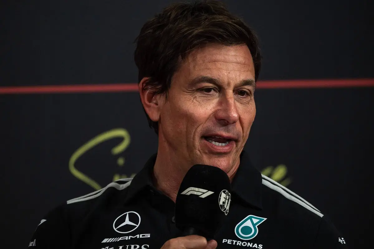 Toto Wolff tijdens de persconferentie voor teambazen in Singapore