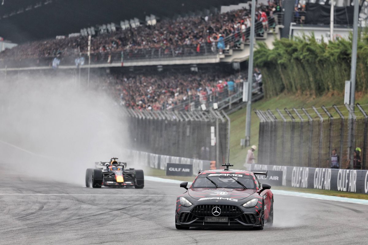 FIA rewrote Verstappen and Hamilton's software under parc ferme: what happens if it rains in Singapore?