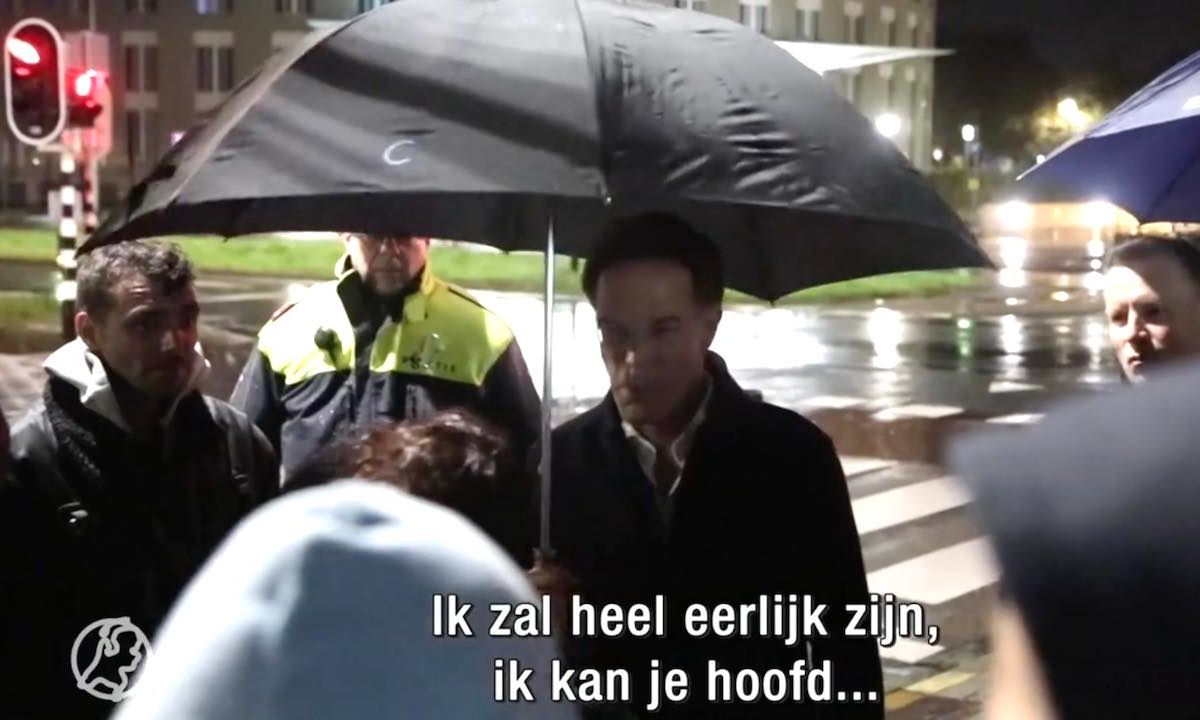 Mark Rutte opgewacht door boze burgers: 'Ik kan je hoofd niet uitstaan'