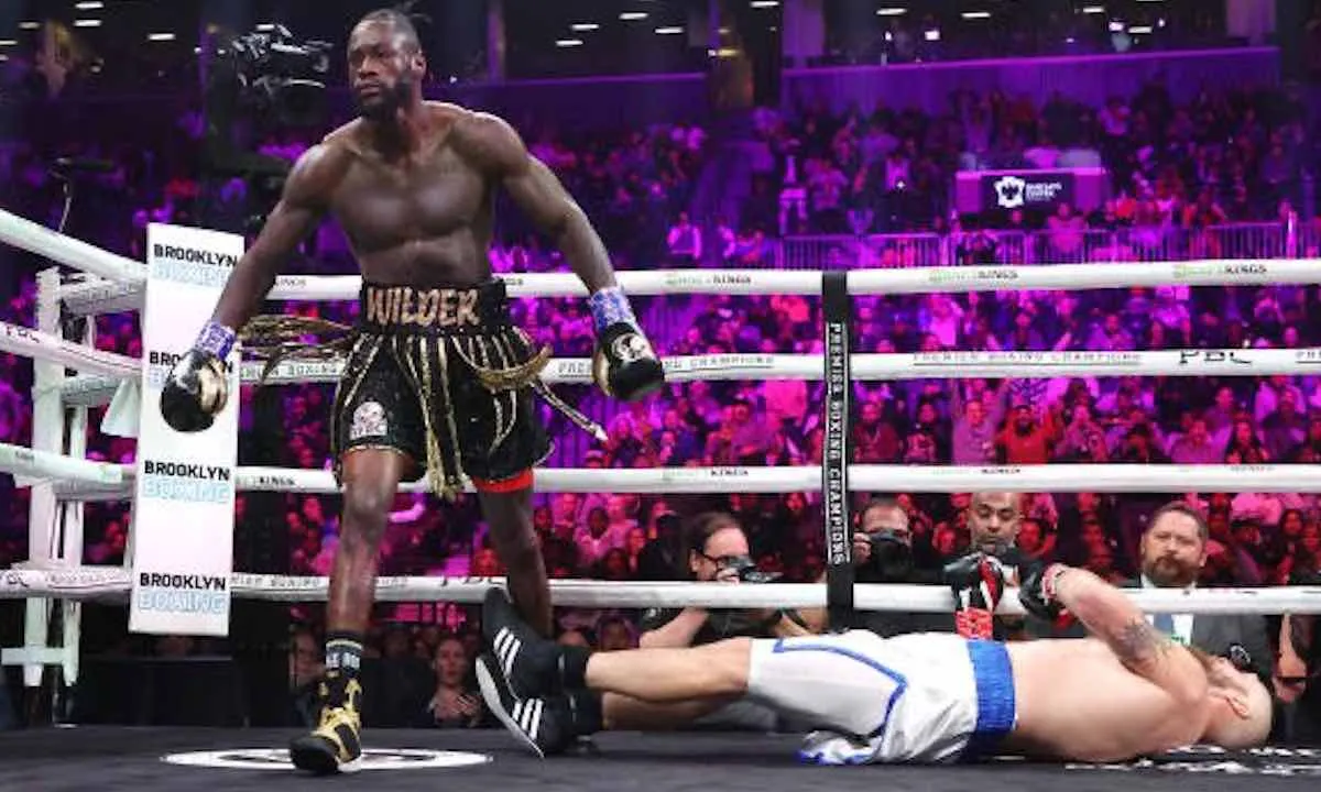 Deontay Wilder flikt het weer, slaat tegenstander knockout in de 1e ronde