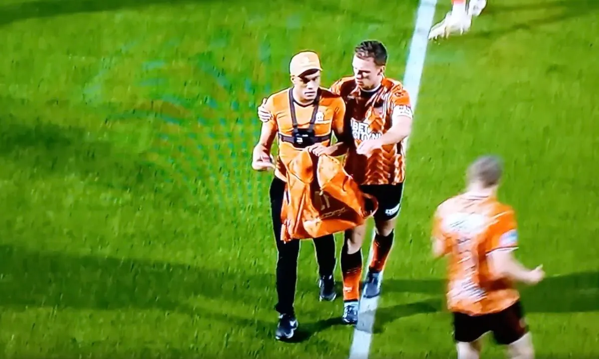 Thuisbezorgd komt het veld op bij FC Volendam vs Heerenveen