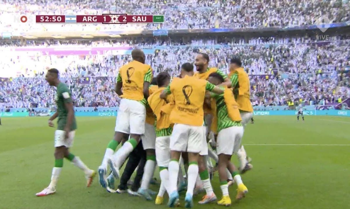Commentator wordt hélemaal gek als Saudi-Arabië tegen Argentinië scoort