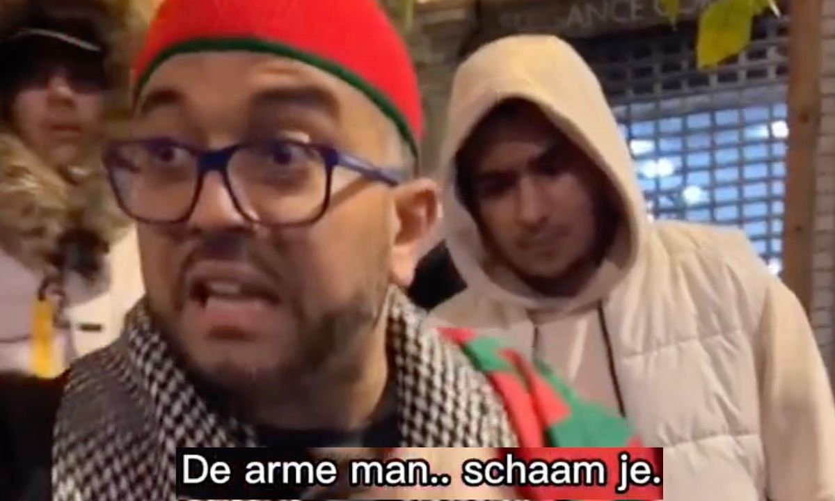 Marokkaanse vader spreekt relschoppers aan: 'Schaam jullie!'