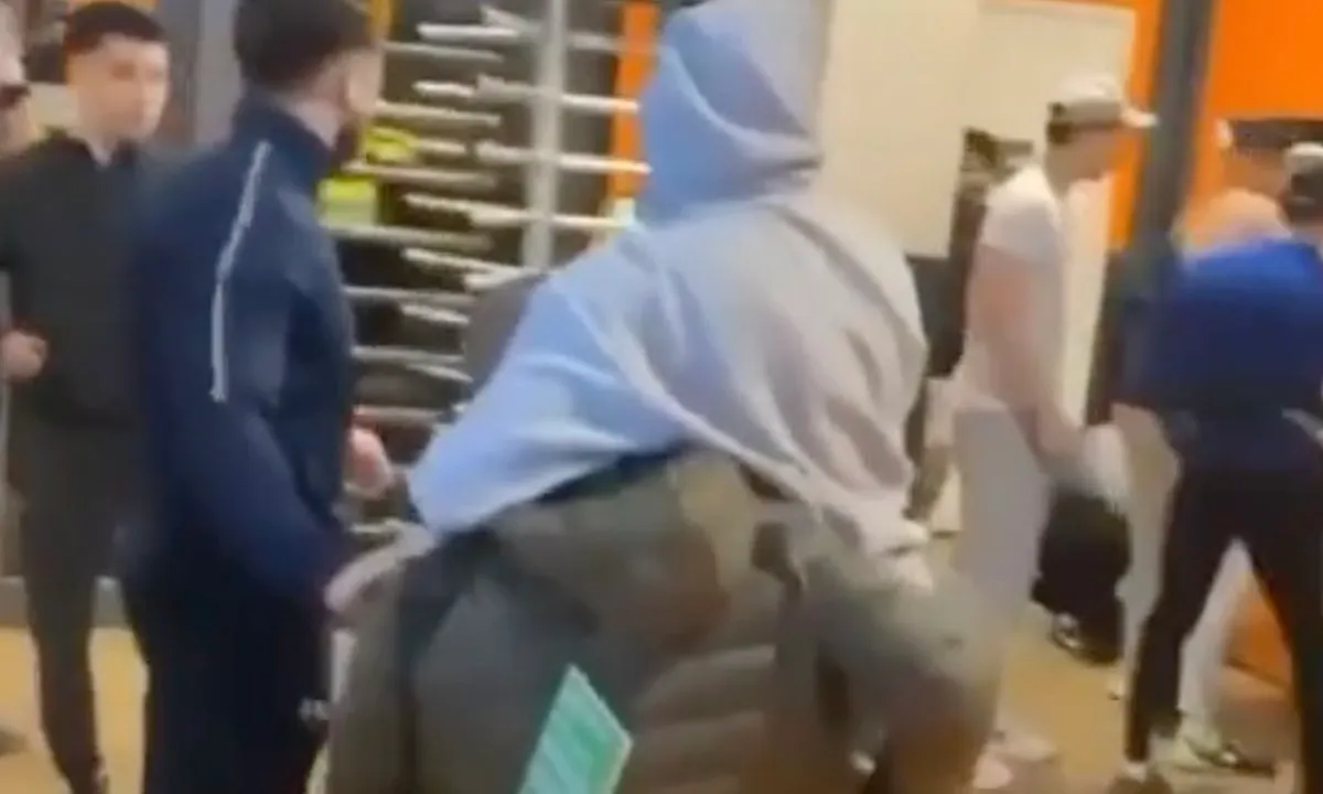 Speltip 14: roof nooit de kluisjes bij een Basic Fit leeg