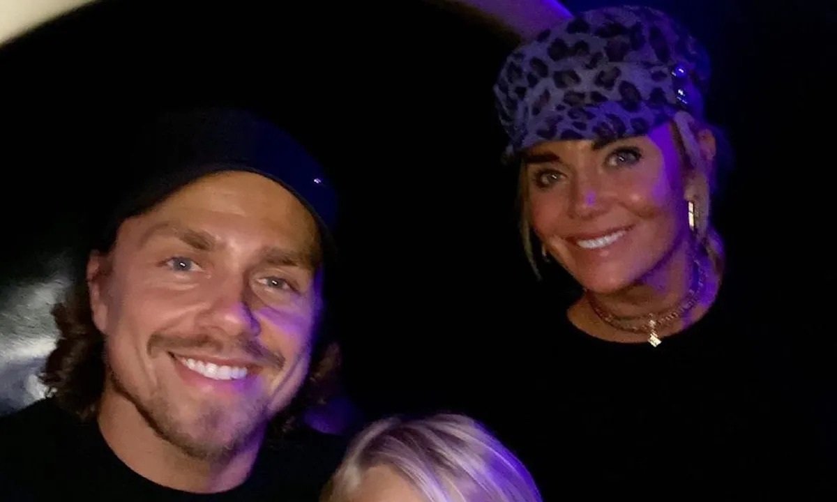 Heeft Monique alweer een ring gekregen van André Hazes?