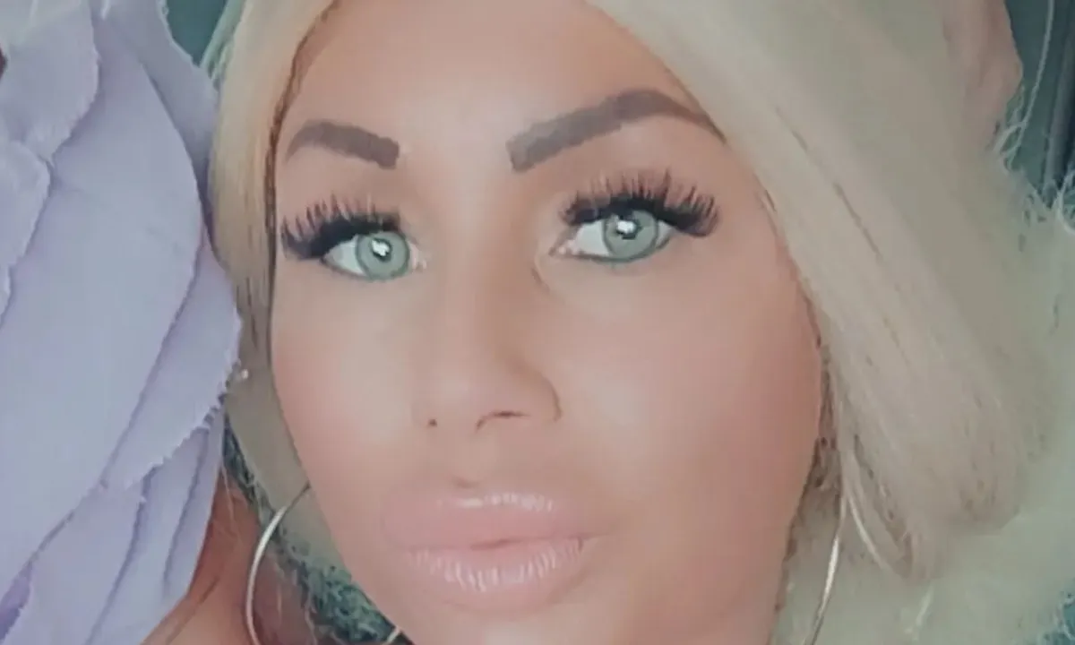 Spicy foto's van Samantha de Jong (barbie) gelekt!