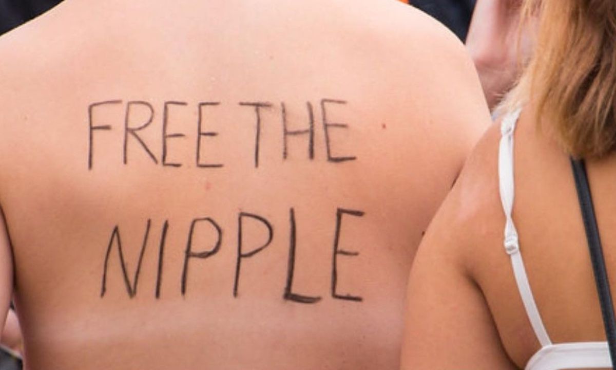 Free the nipple! Blote voorgevel mag binnenkort op Instagram & Facebook