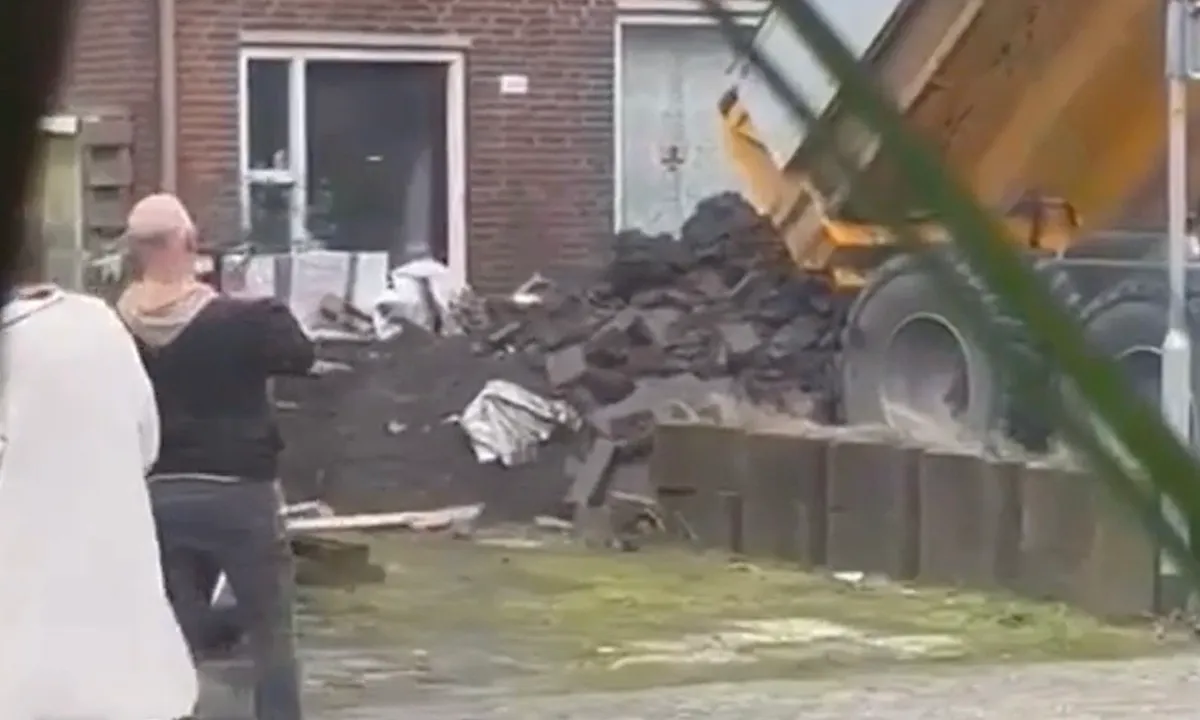 Man stort lading puinafval in tuin van wanbetaler Grootebroek