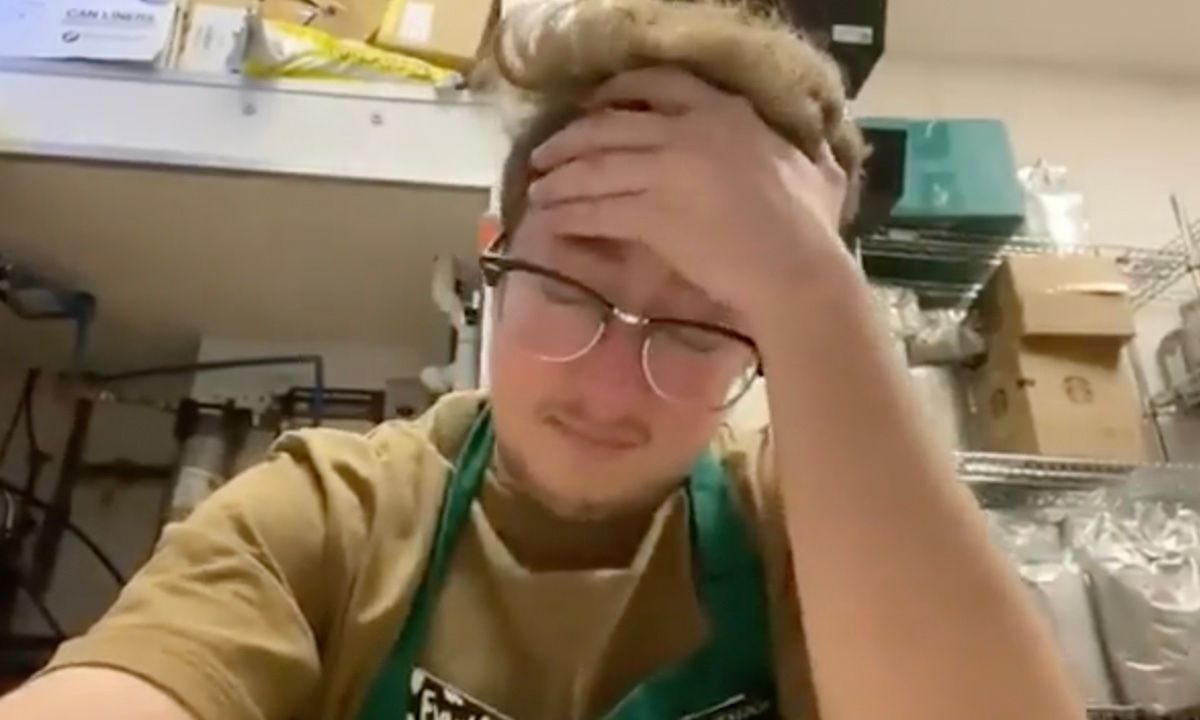 Starbucks-medewerker breekt door shifts van acht uur