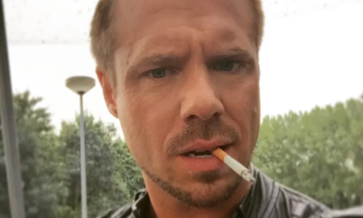 Thijs Römer gedumpt, echtgenote vraagt scheiding aan