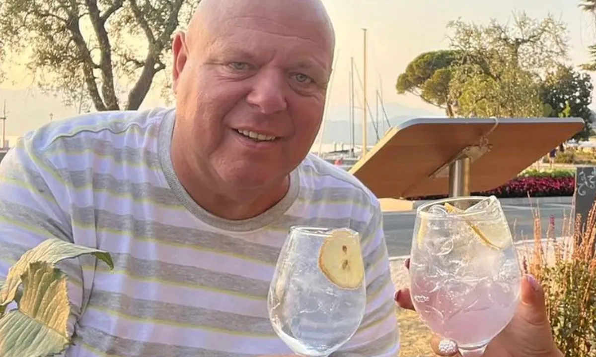 Zoenende Peter Gillis gespot met nieuwe vlam