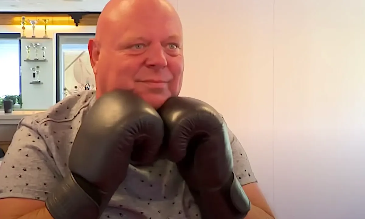 Derksen haalt keihard uit naar Peter Gillis en Nicol