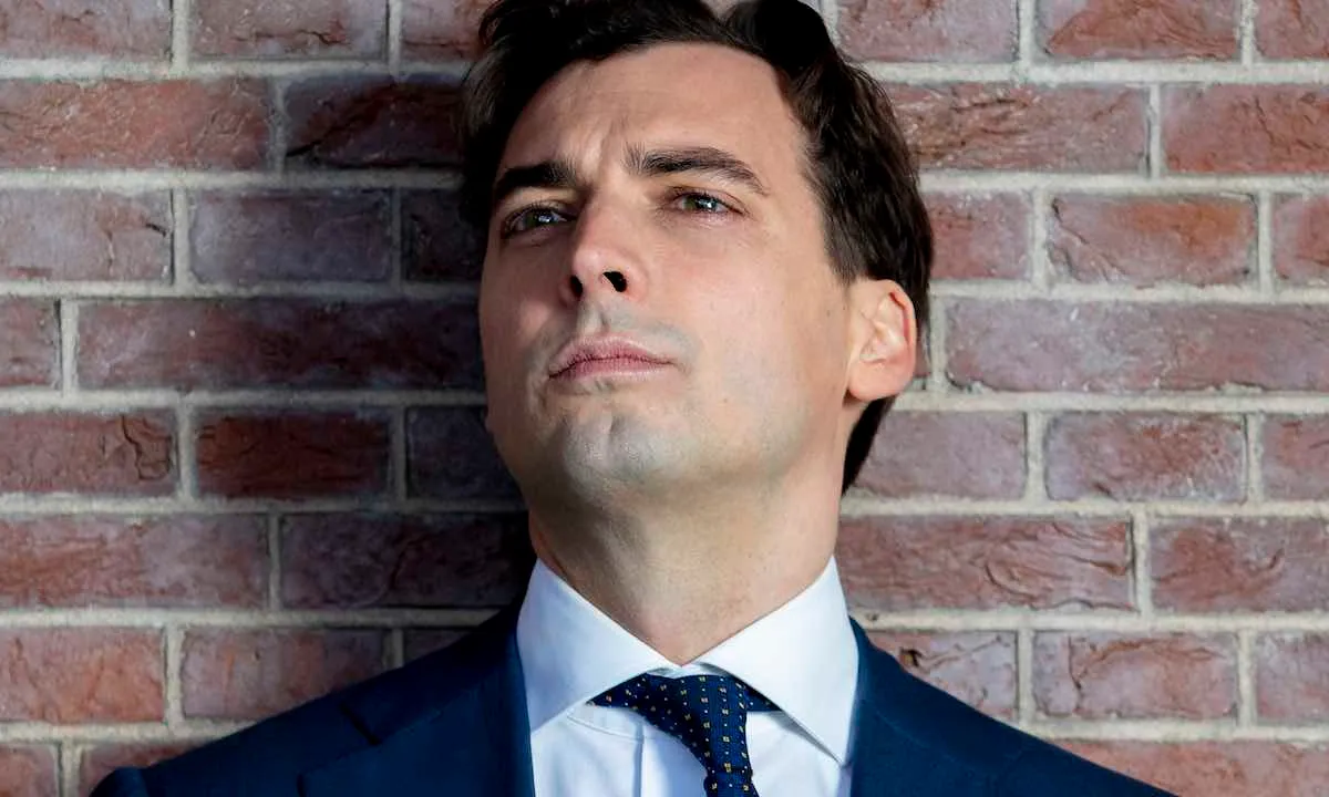 Thierry Baudet spoelt niet alleen in de peilingen weg, ook op Curaçao is hij het haasje