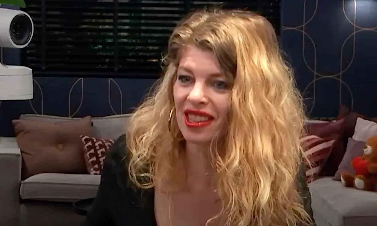 Deelnemer Lang Leve de Liefde heeft briljante tip voor vrouwen met grote voorgevel
