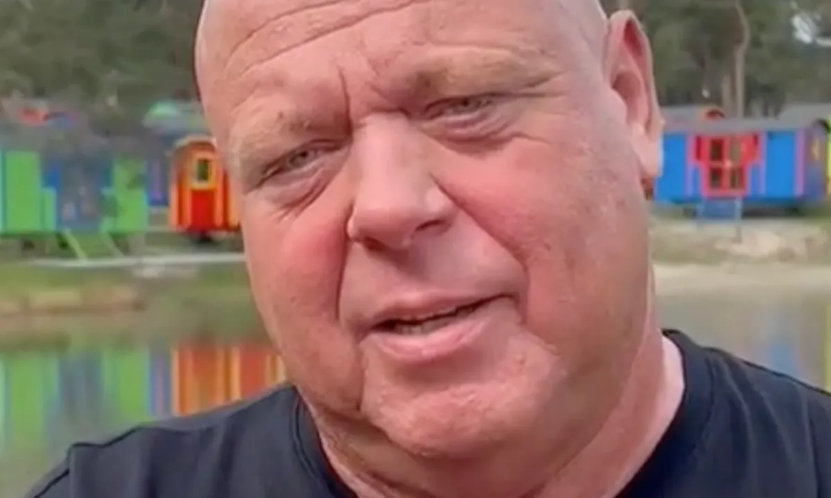 Ook Peter Gillis bedelt op social media om geld