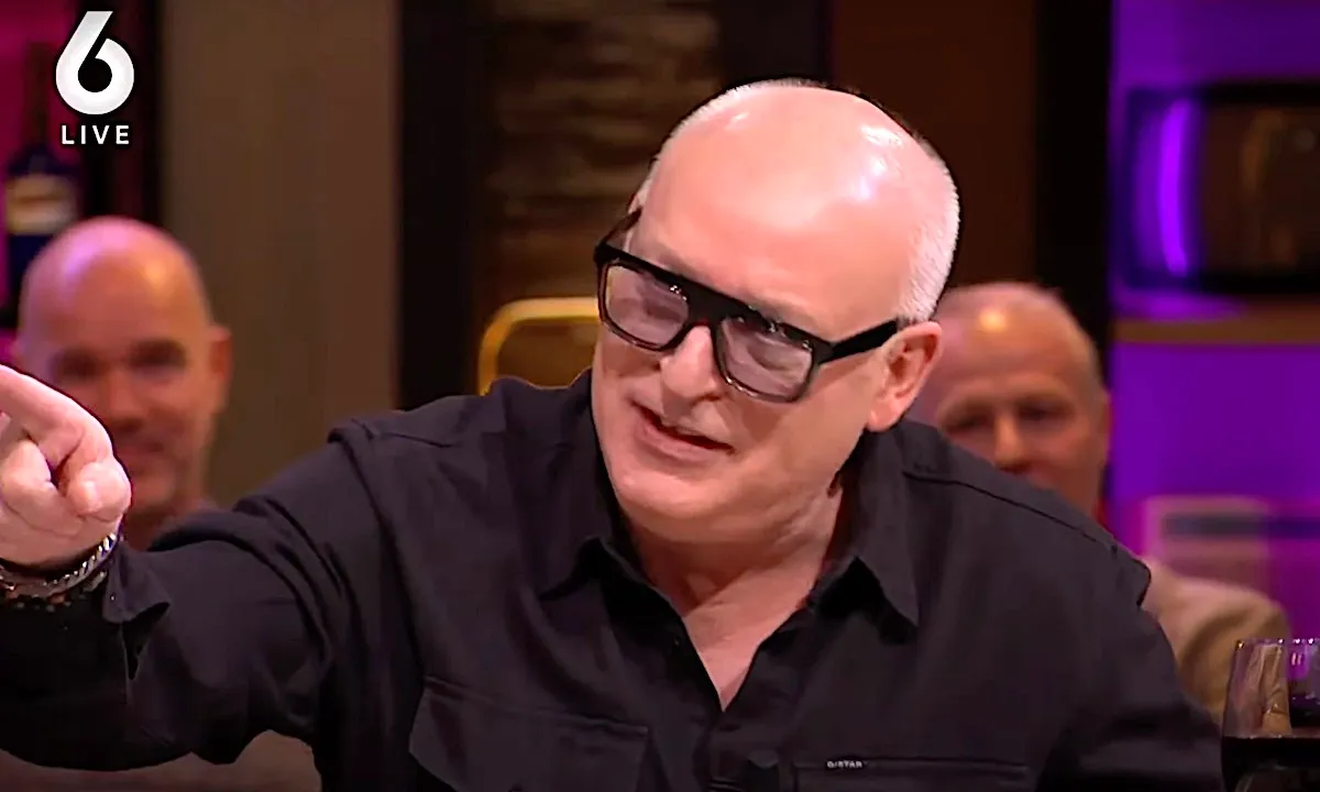 René van der Gijp deelt beuk uit aan Harm Edens